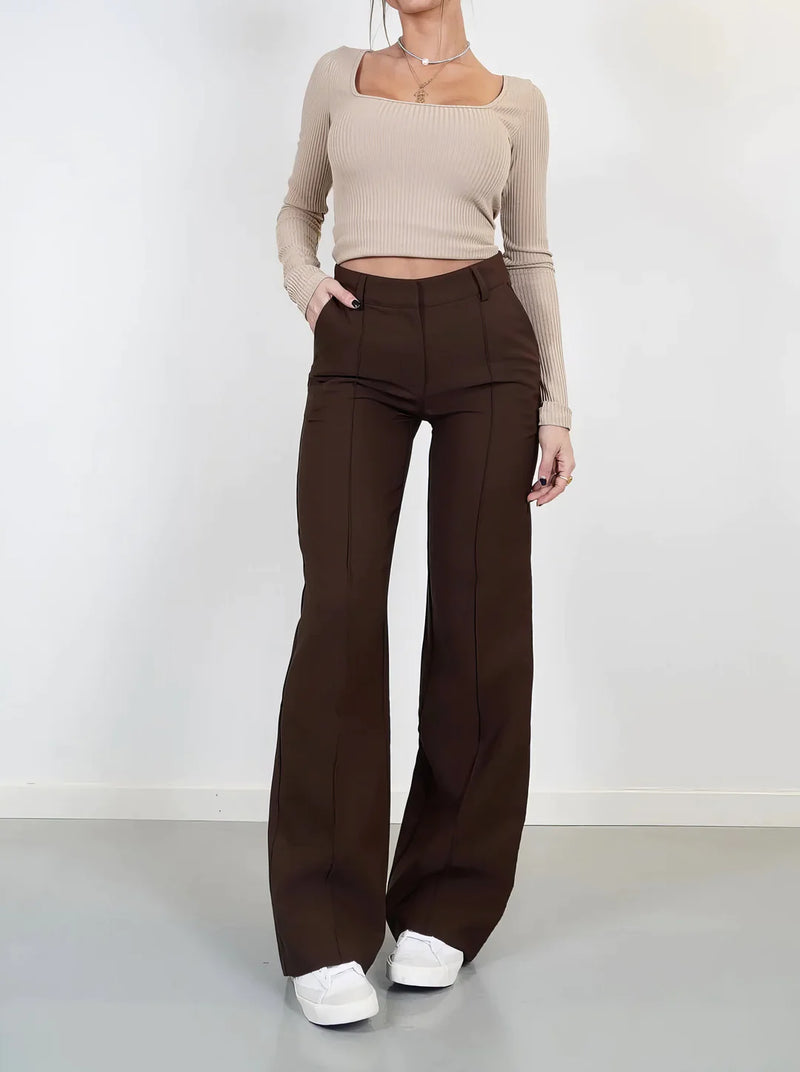 Pantalon femme évasé tendance au style contemporain