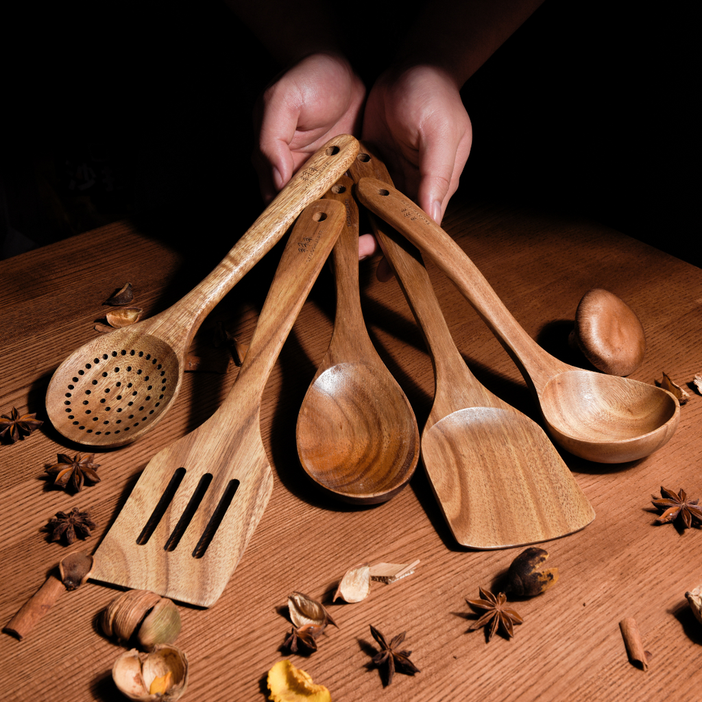 Ensemble d’ustensiles de cuisine thème forêt avec conception original