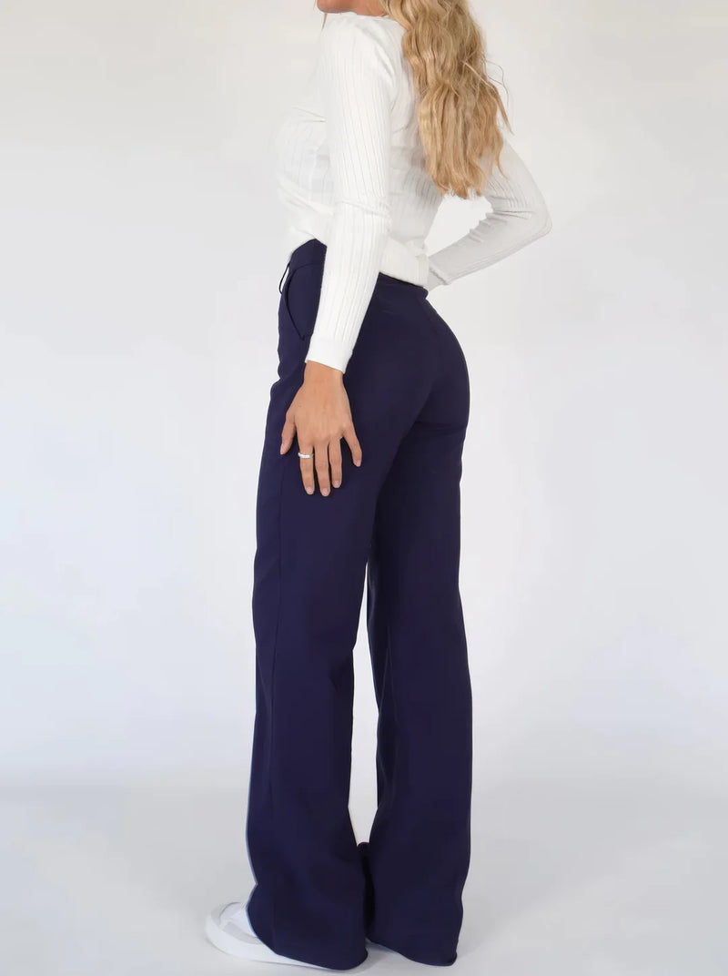 Pantalon femme évasé tendance au style contemporain