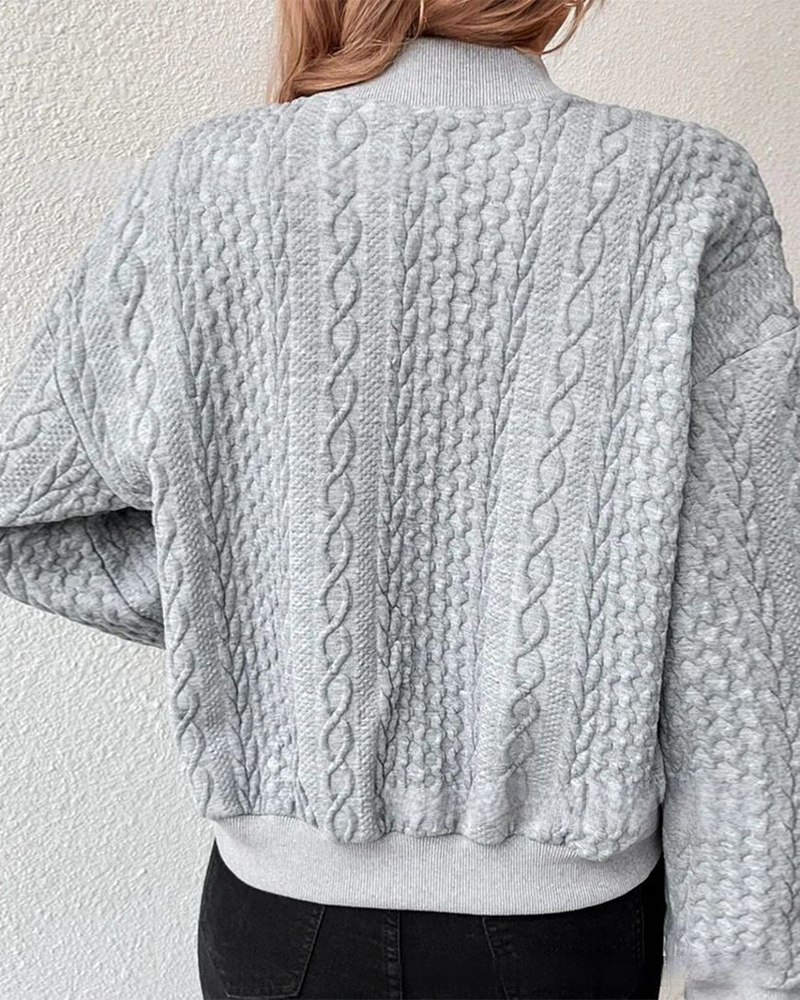 Veste tricotée élégante avec fermeture boutonnée