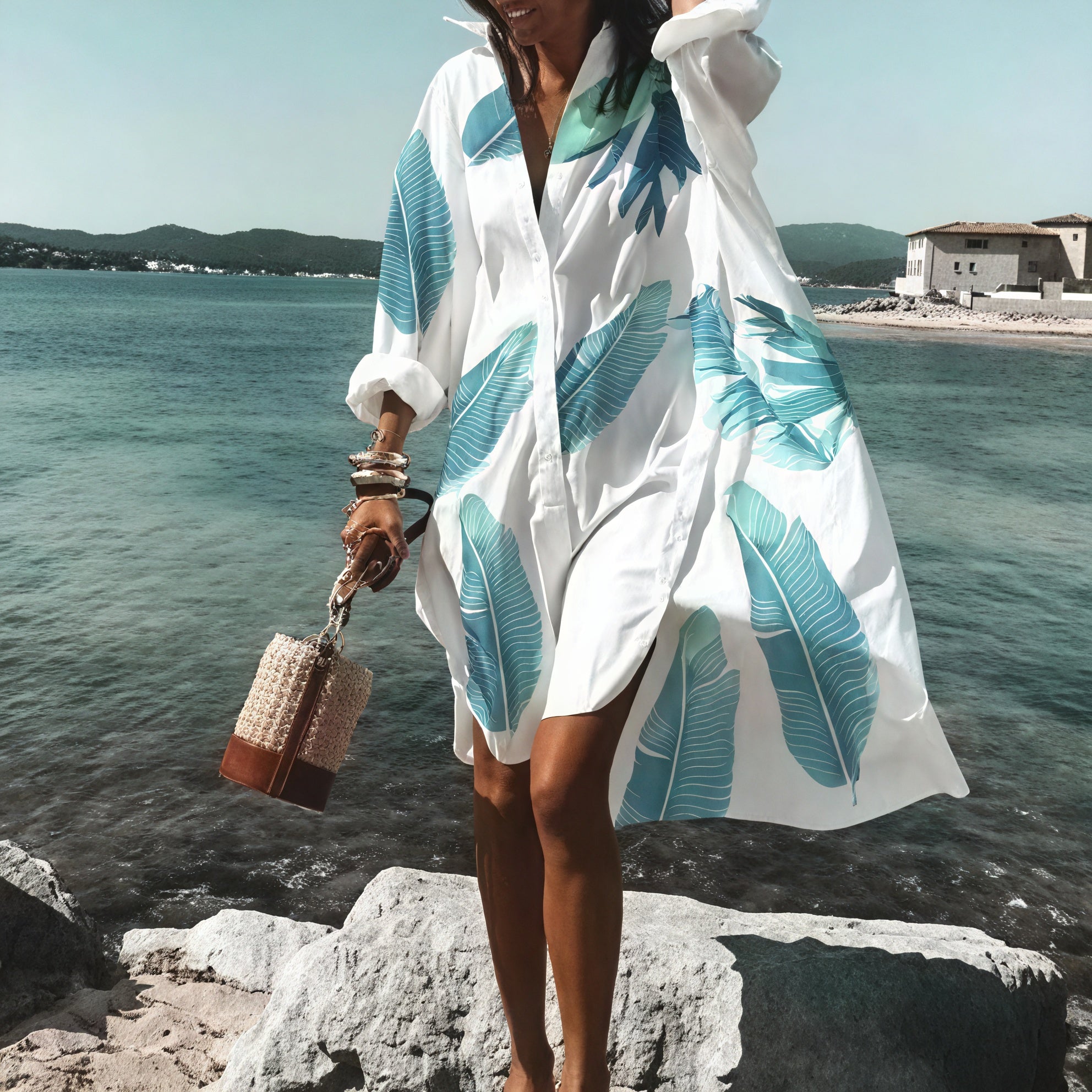Robe chemise d’été coupe ample au style fluide et raffiné