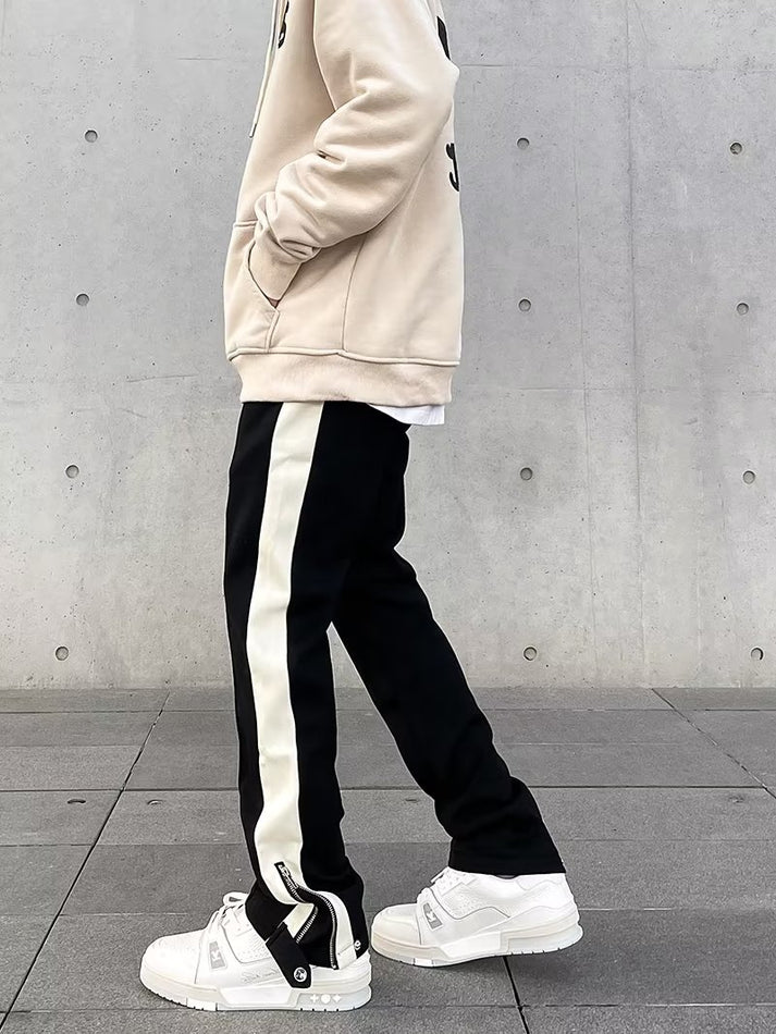 Pantalon moderne au design insolite : une combinaison unique de tissus