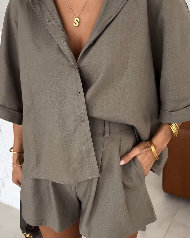 Ensemble décontracté femme avec haut ample et short pour un regarder quotidien confortable
