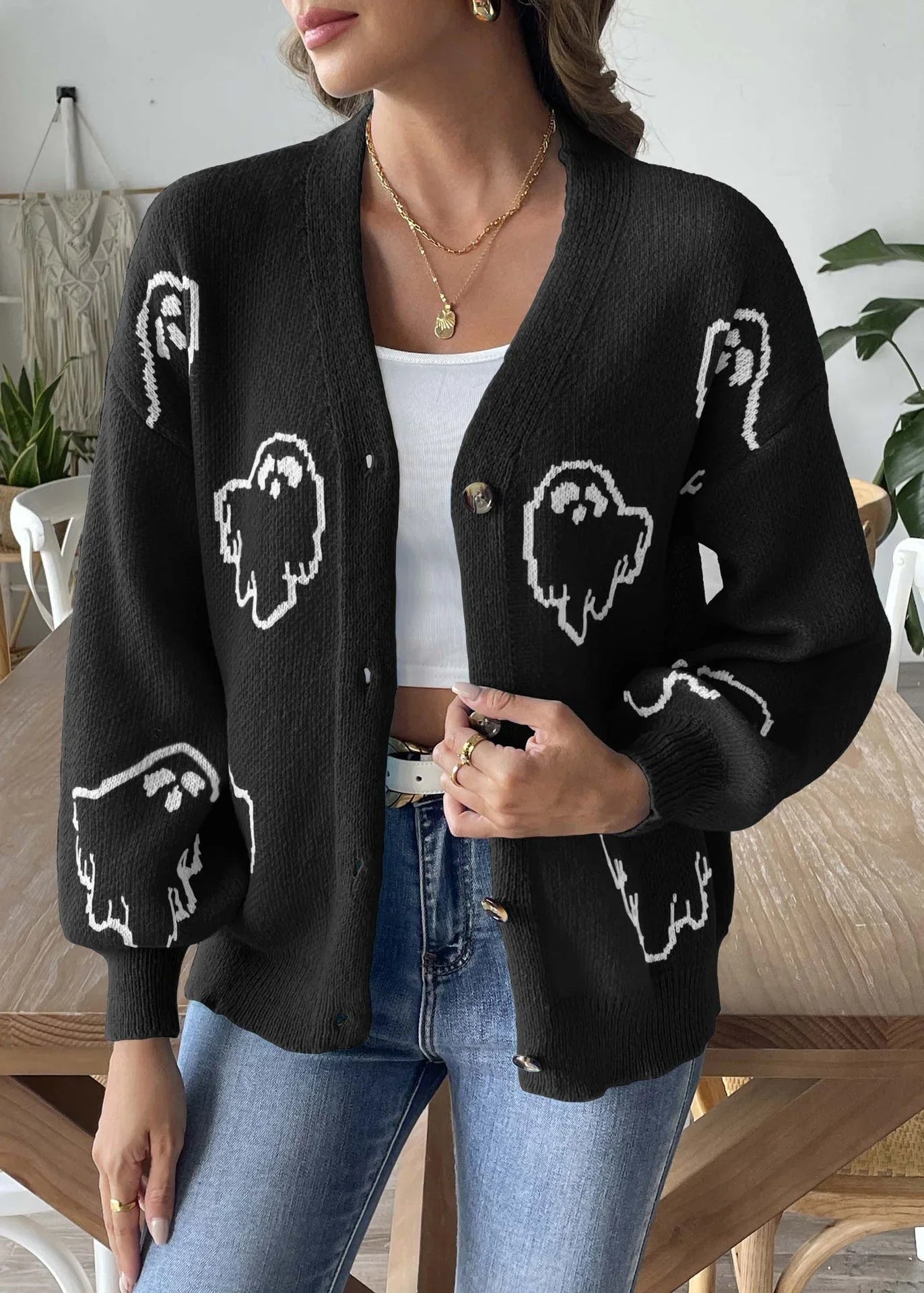 Élégant cardigan noir à boutons : un confort sophistiqué pour tous les jours