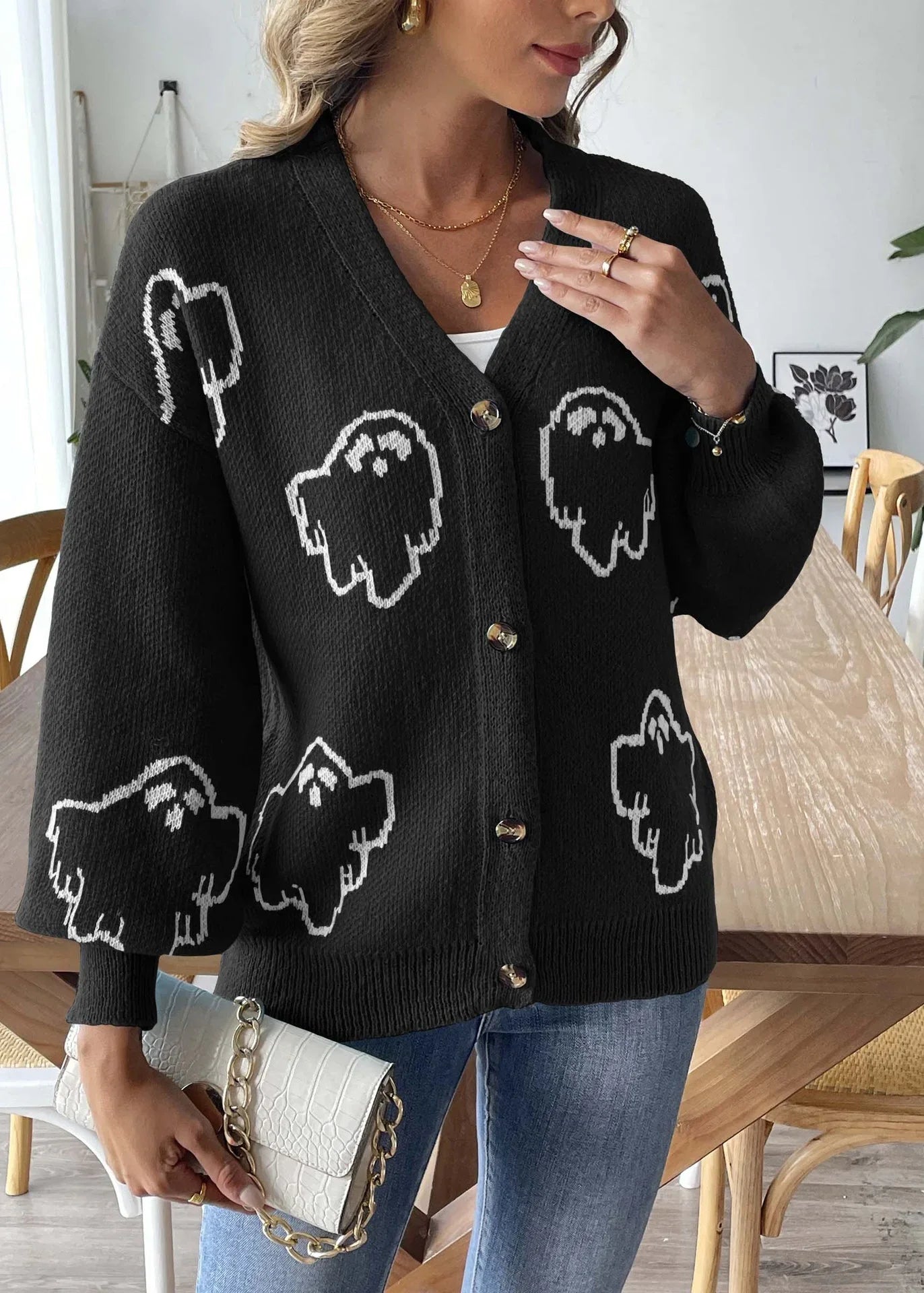 Élégant cardigan noir à boutons : un confort sophistiqué pour tous les jours