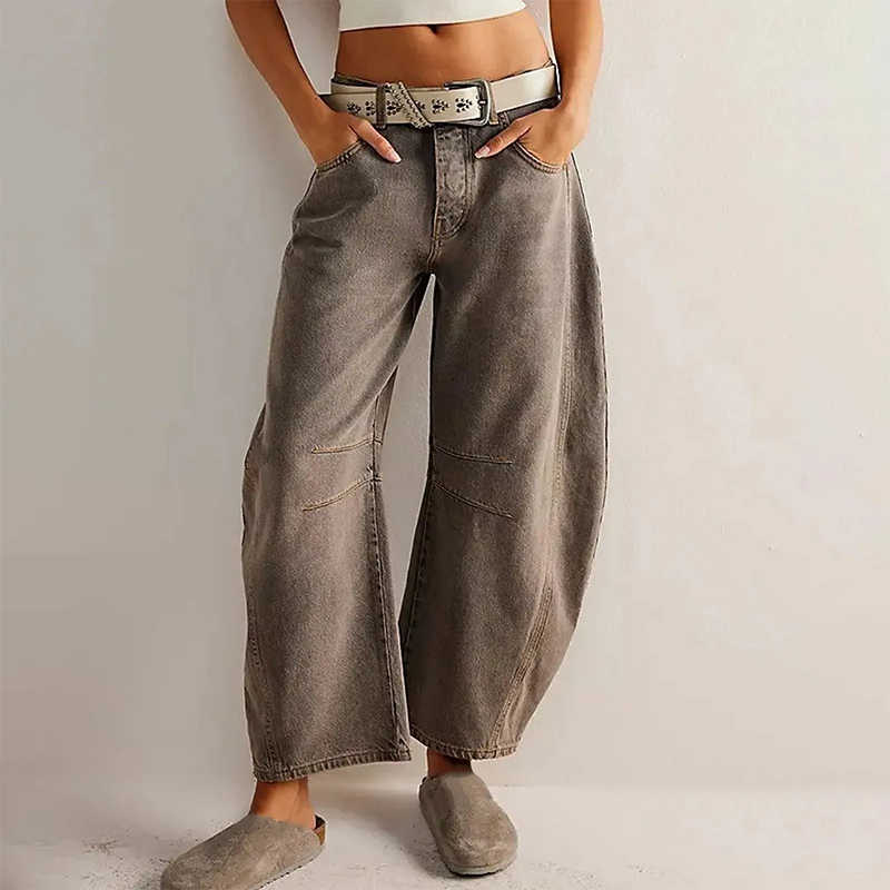 Jean femme coupe large avec jambes droites pour un regarder décontracté