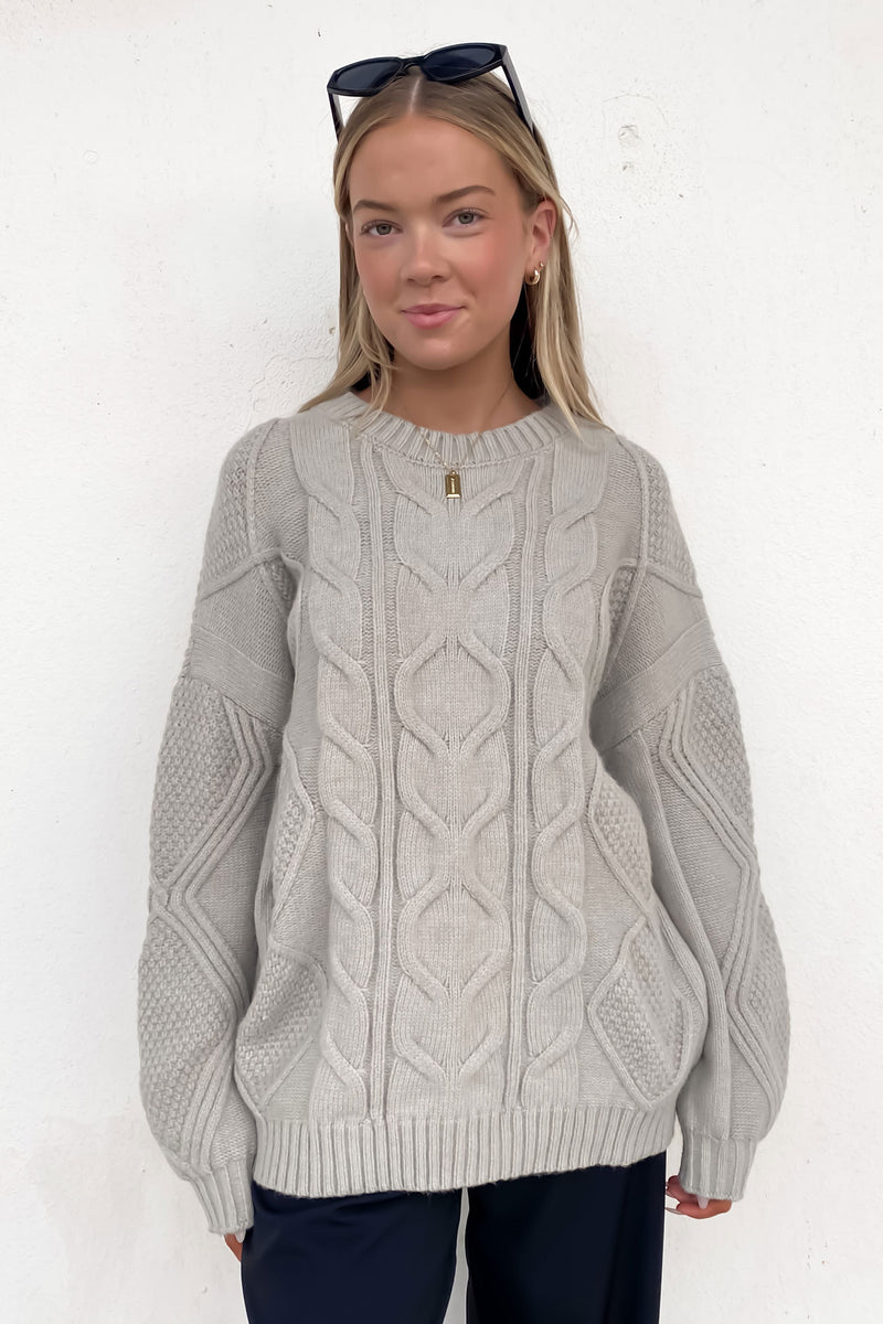 Pull Femme Tendance à Coupe Large – Regarder Moderne et Élégant