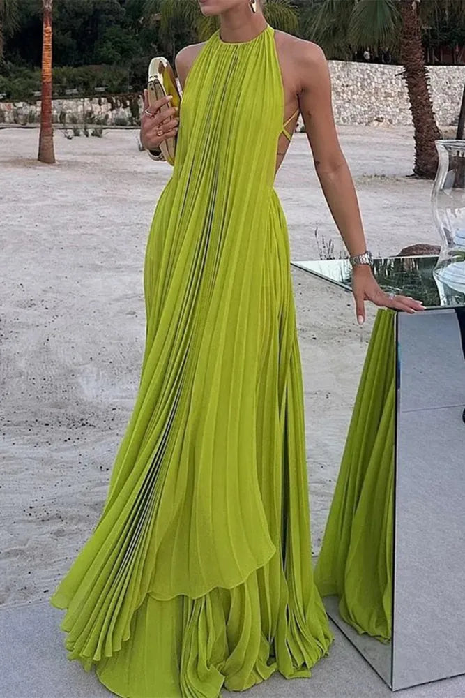Robe longue élégante avec dos ouvert et fines bretelles