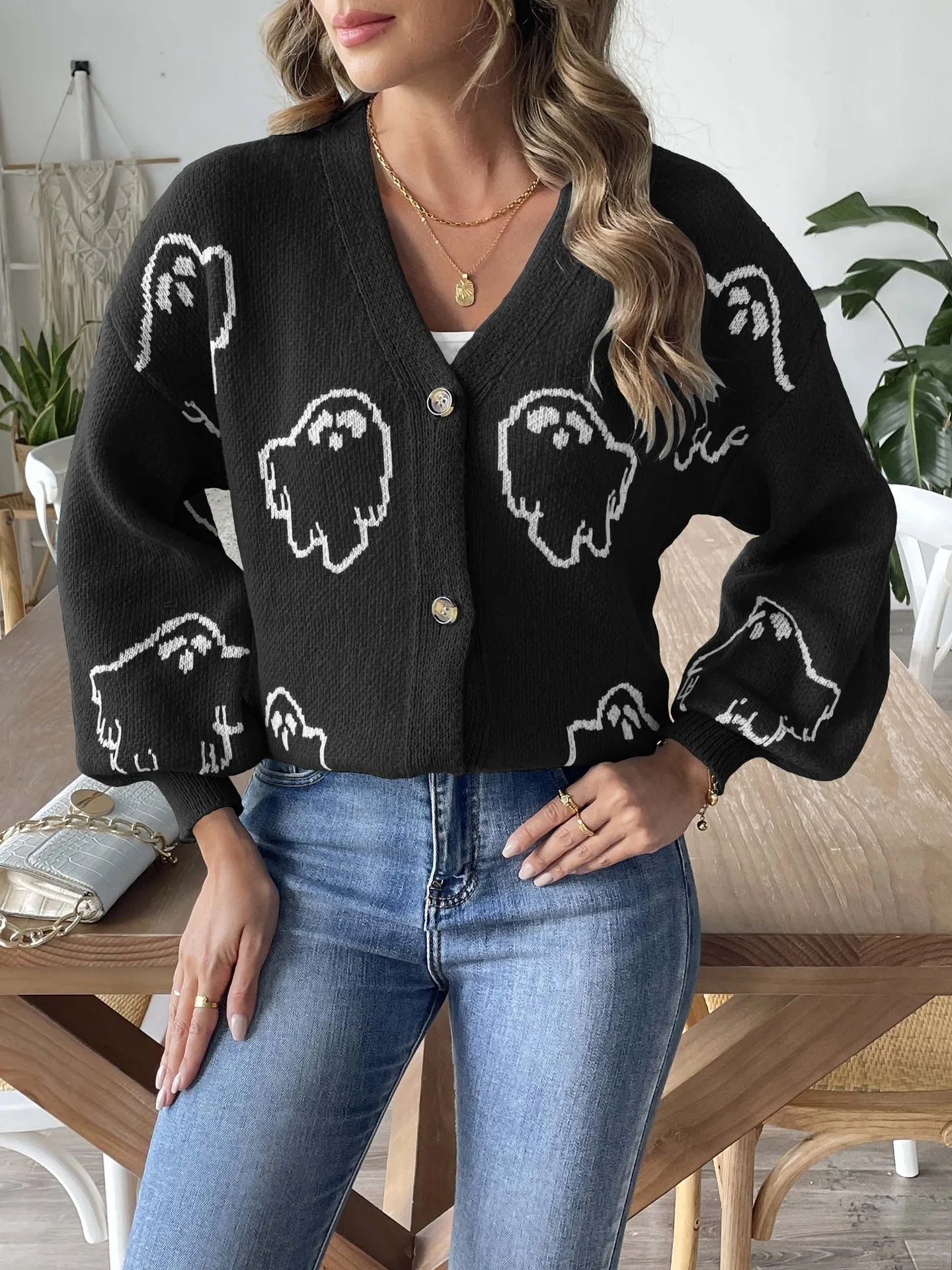 Élégant cardigan noir à boutons : un confort sophistiqué pour tous les jours
