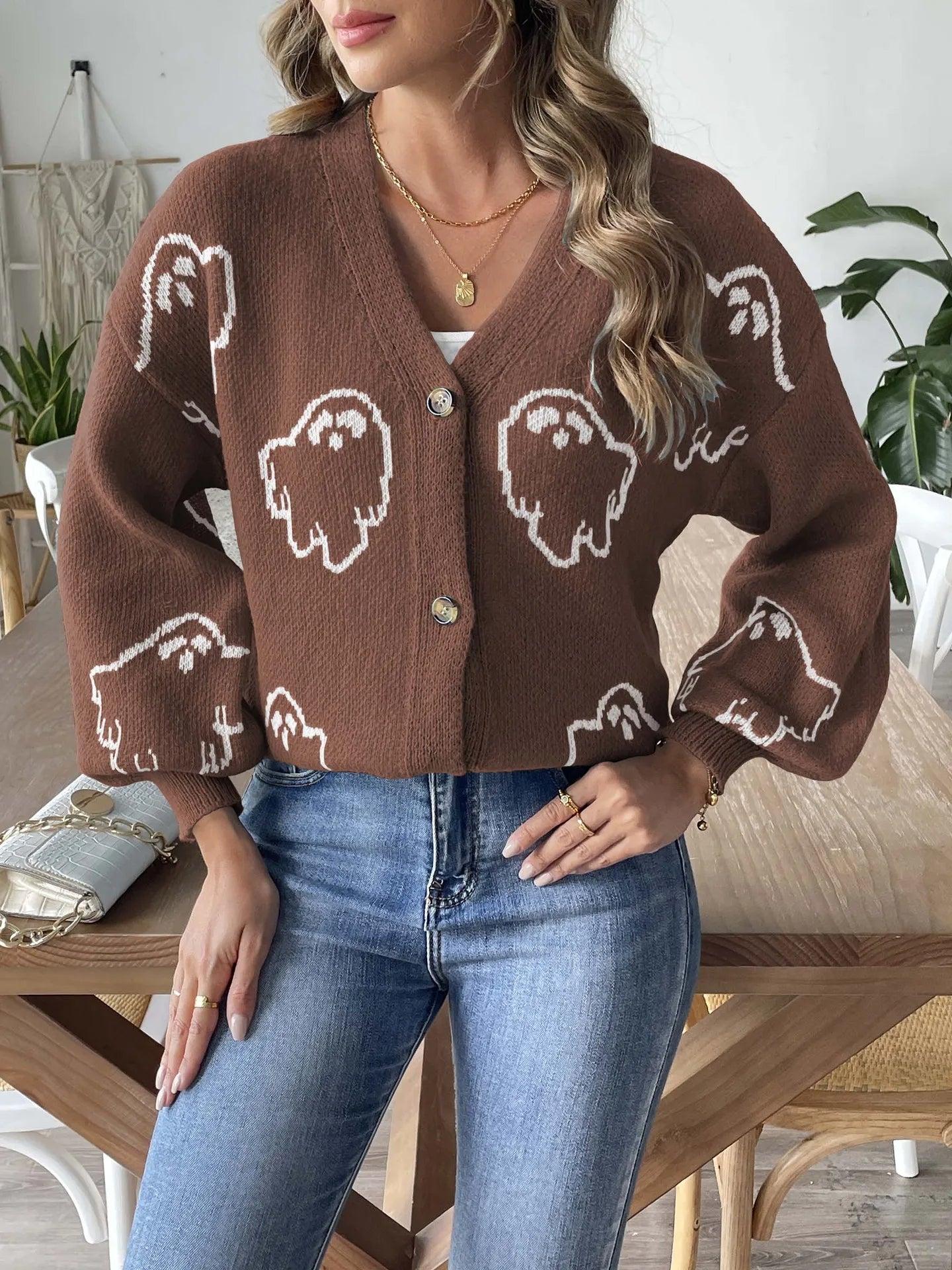 Élégant cardigan noir à boutons : un confort sophistiqué pour tous les jours