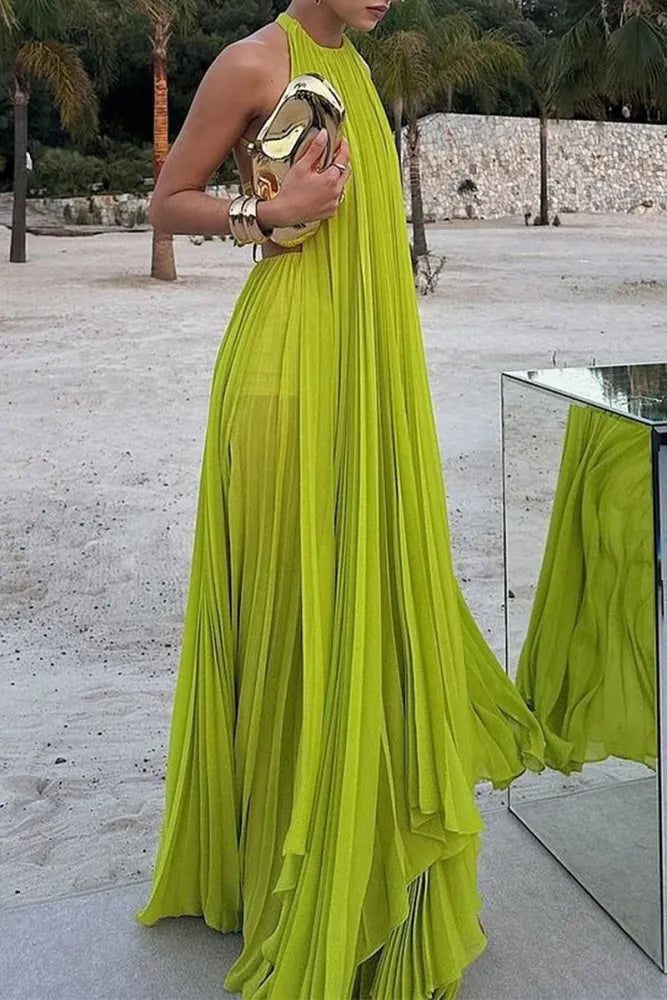 Robe longue élégante avec dos ouvert et fines bretelles