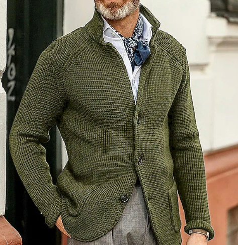 Une veste pour homme moderne avec un design à carreaux inhabituel et des manches expressives pour un look affirmé.