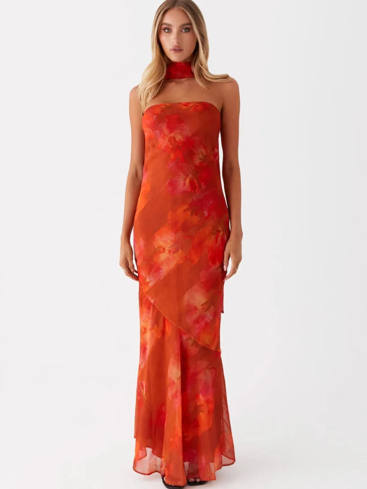Robe longue sans bretelles avec châle au style raffiné