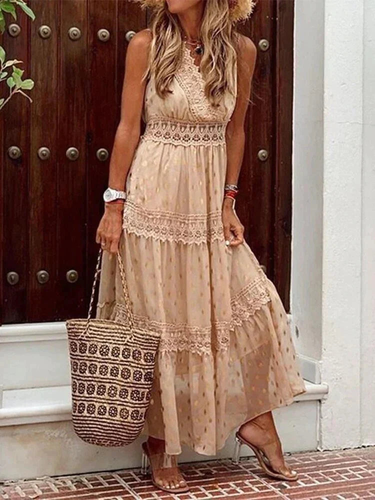 Robe longue raffinée avec finitions élégantes et silhouette fluide