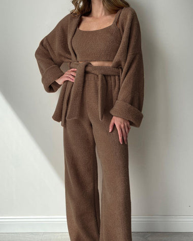 Ensemble Pyjama Marron 3 Pièces avec Haut à Manches Longues et Pantalon – Tenue de Nuit Automnale