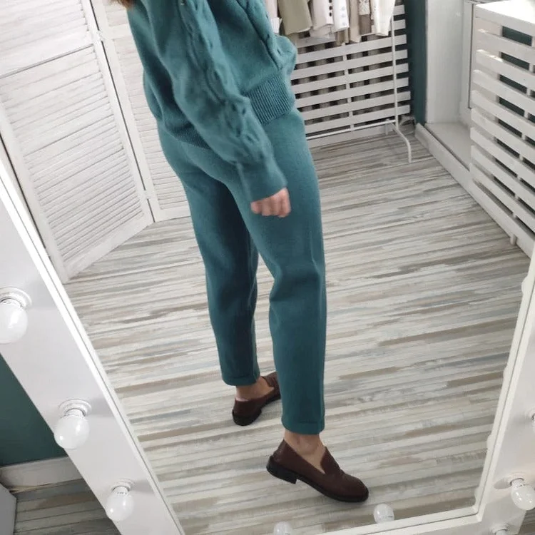 Ensemble élégant : pull douillet avec pantalon