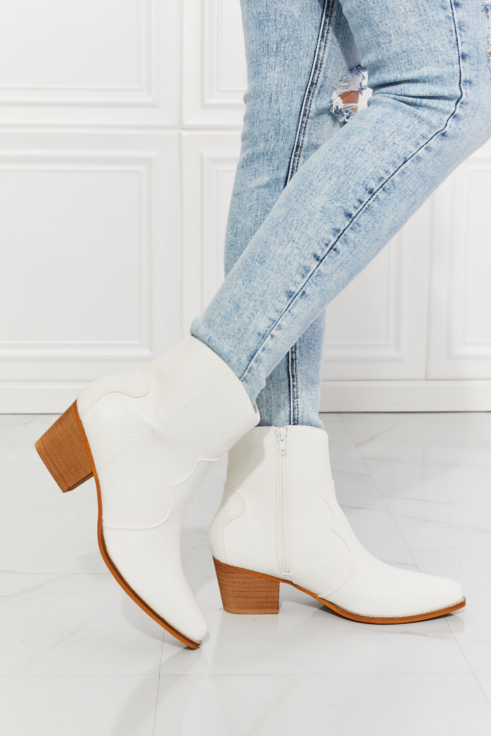 Bottines Western en Cuir Synthétique Blanc Classique - Modèle Jazzy