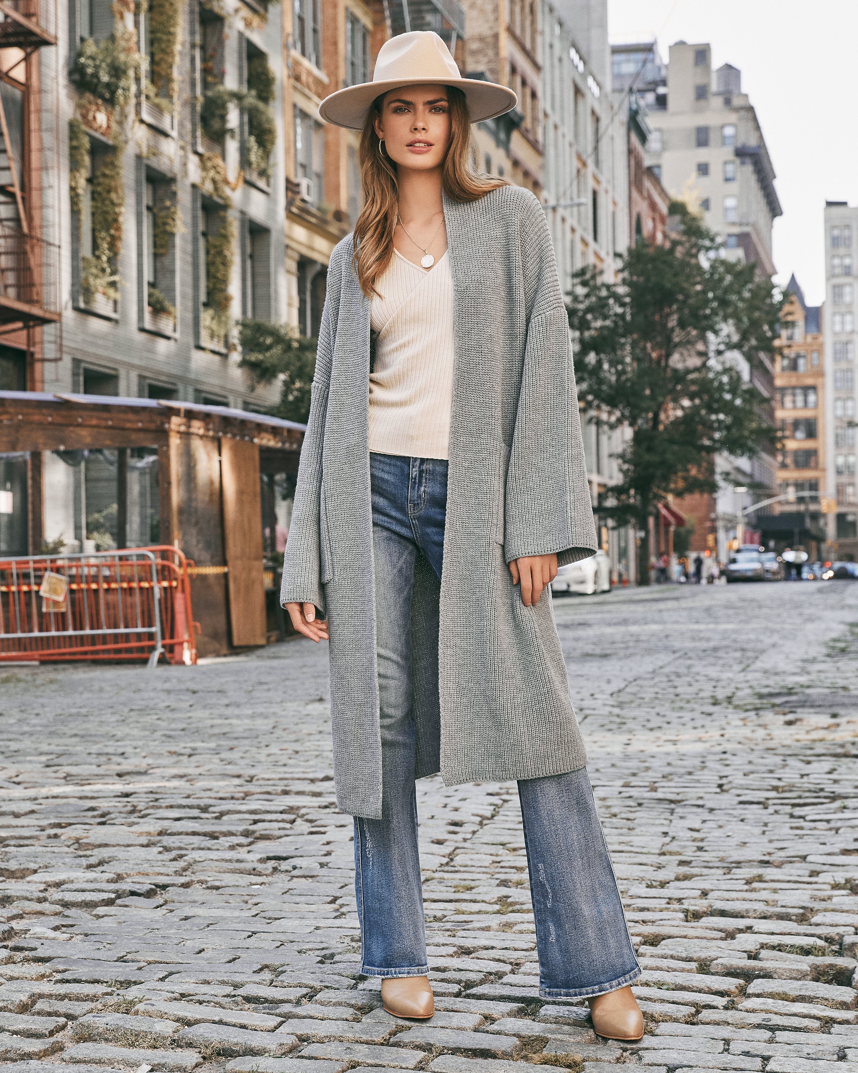 Cardigan Long Gris Chiné avec Poches et Ceinture – Parfait pour l'Automne