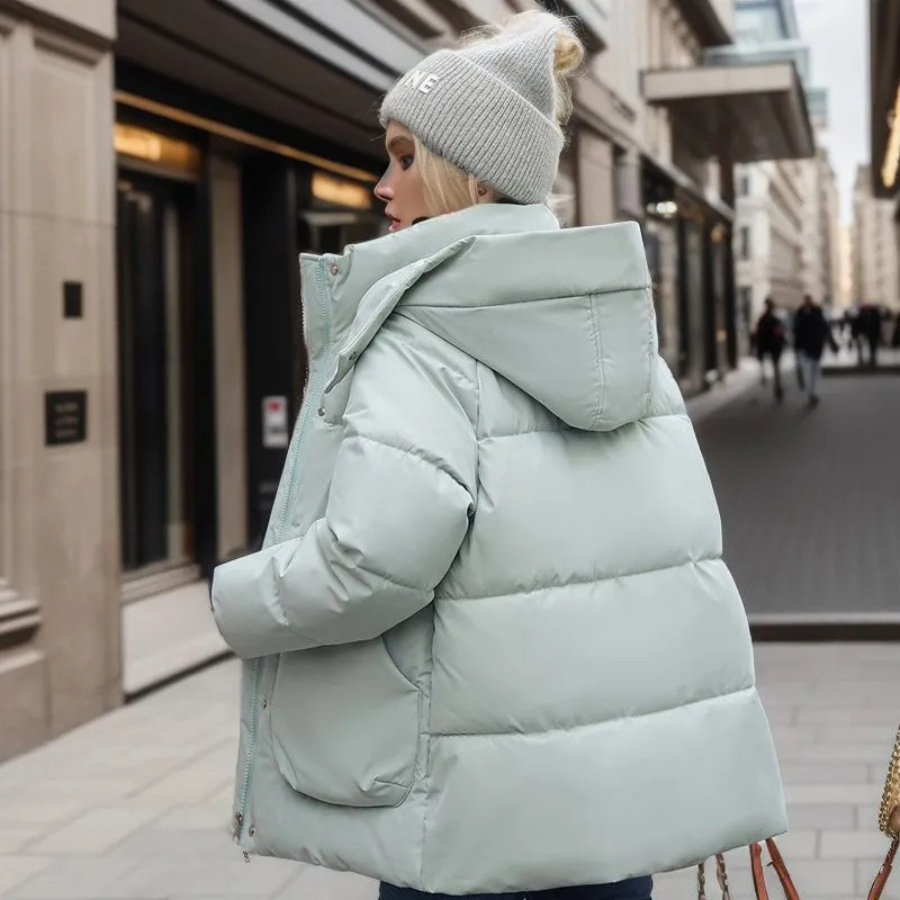 Veste d'hiver confortable pour femme au design moderne