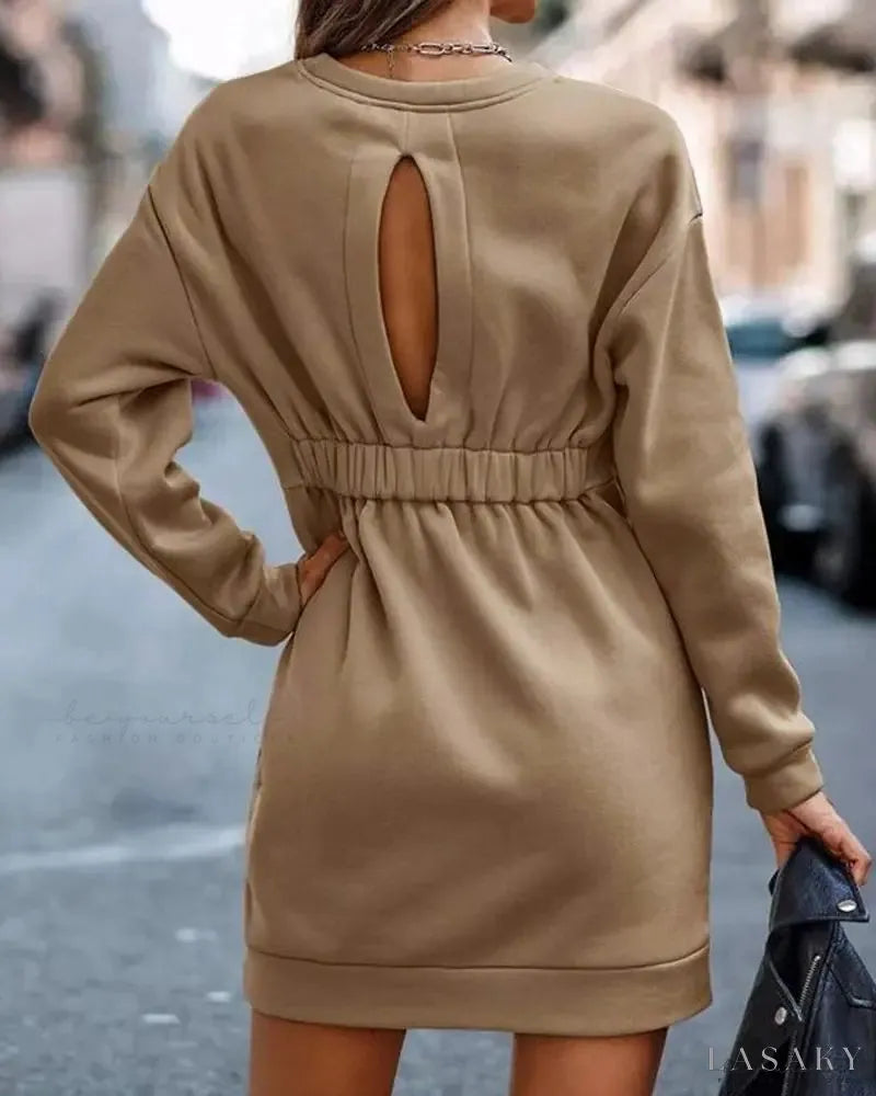 Robe Sportive à Manches Longues avec Découpe au Dos