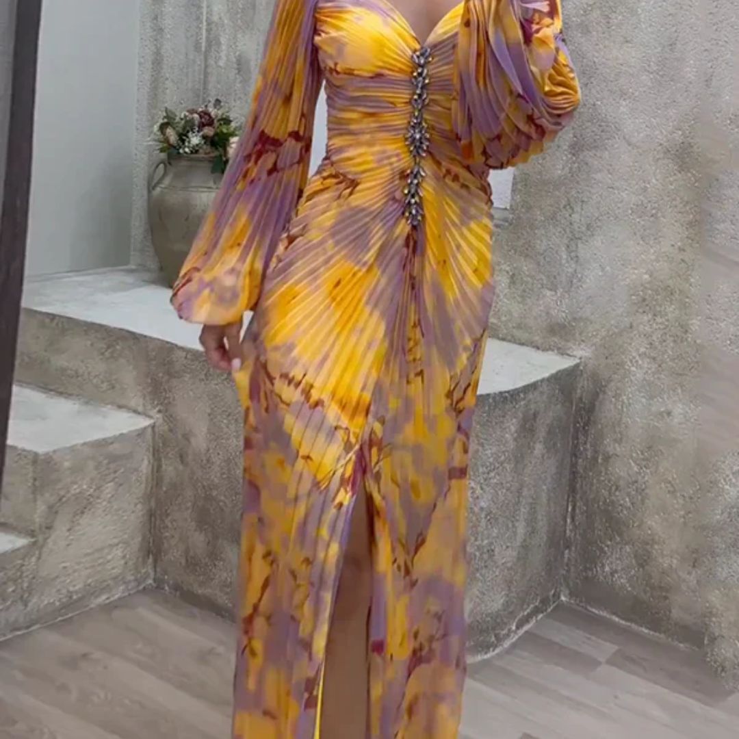 Robe élégante avec décolleté en V et style intemporel pour occasions formelles