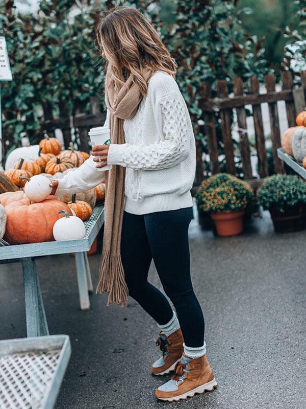 Pull blanc douillet à manches longues pour la saison froide