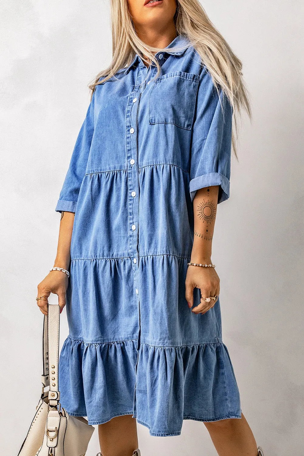 Bruna - Robe-chemise en denim dégradé avec patte de boutonnage devant et volants