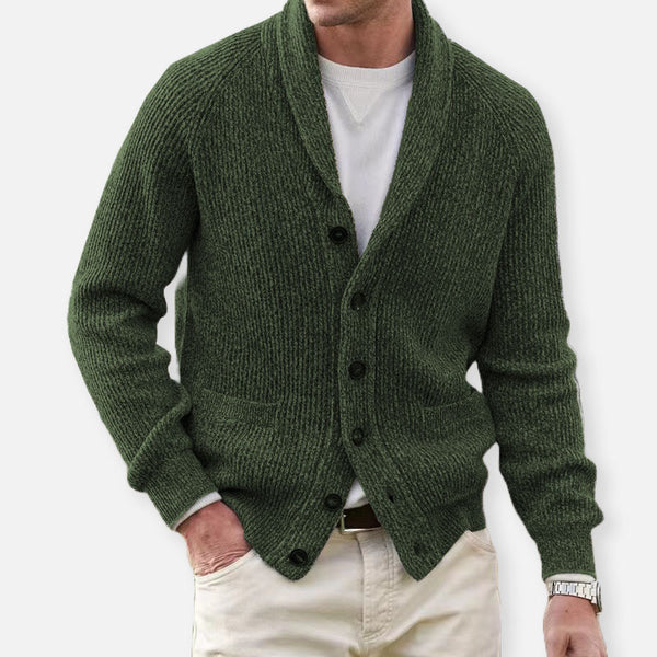 Un cardigan élégant pour l'homme moderne