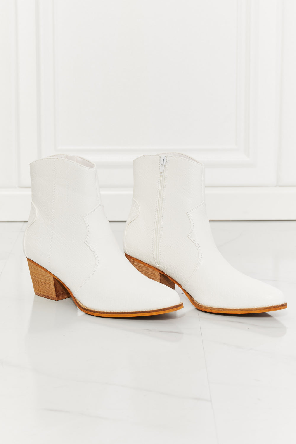 Bottines Western en Cuir Synthétique Blanc Classique - Modèle Jazzy