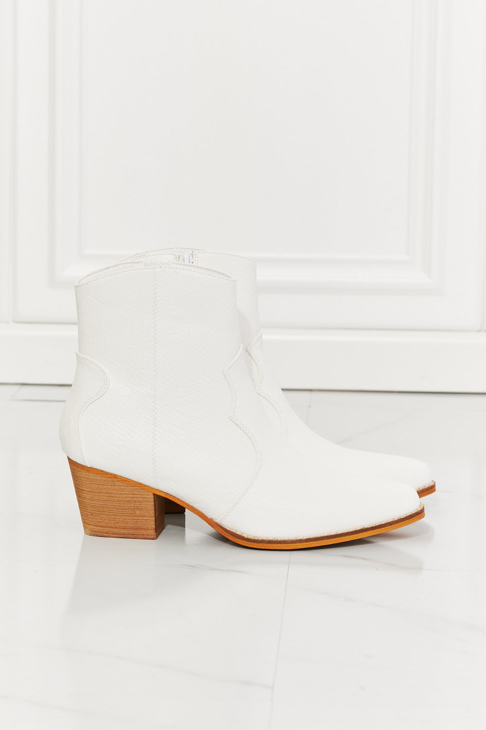 Bottines Western en Cuir Synthétique Blanc Classique - Modèle Jazzy