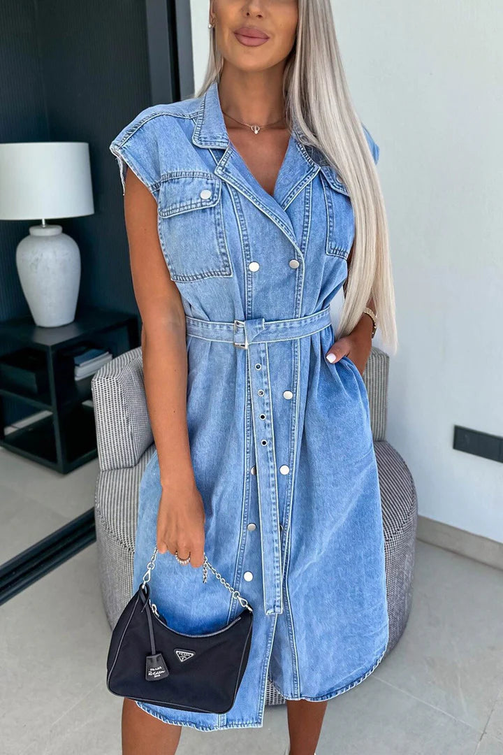 Daniela - Robe en denim à bretelles à double boutonnage et à manches courtes