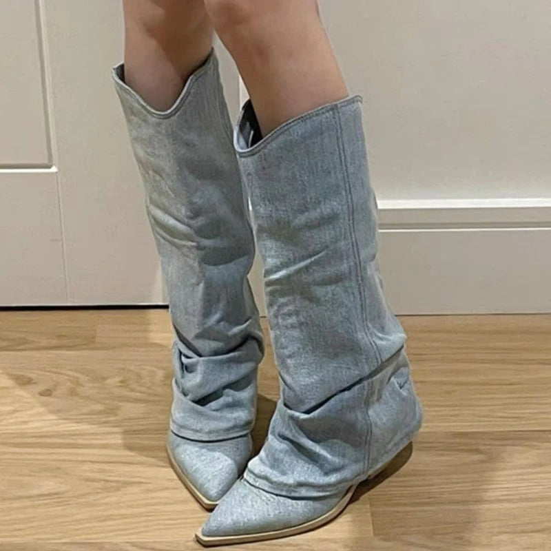 Bottes tendance pour femme avec un regarder moderne et pratique