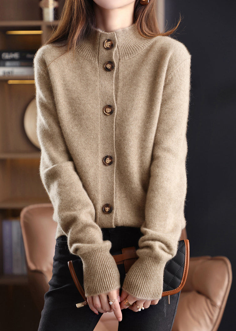 Gilet en Laine Fait Main avec Col Montant – Manches Longues Camel pour un Style Confortable