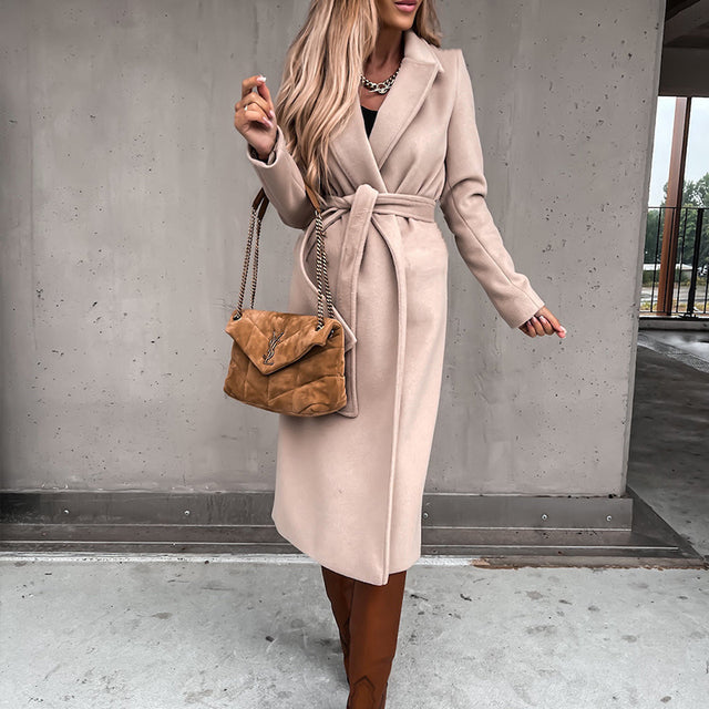 Manteau longue avec ceinture élégante à la taille