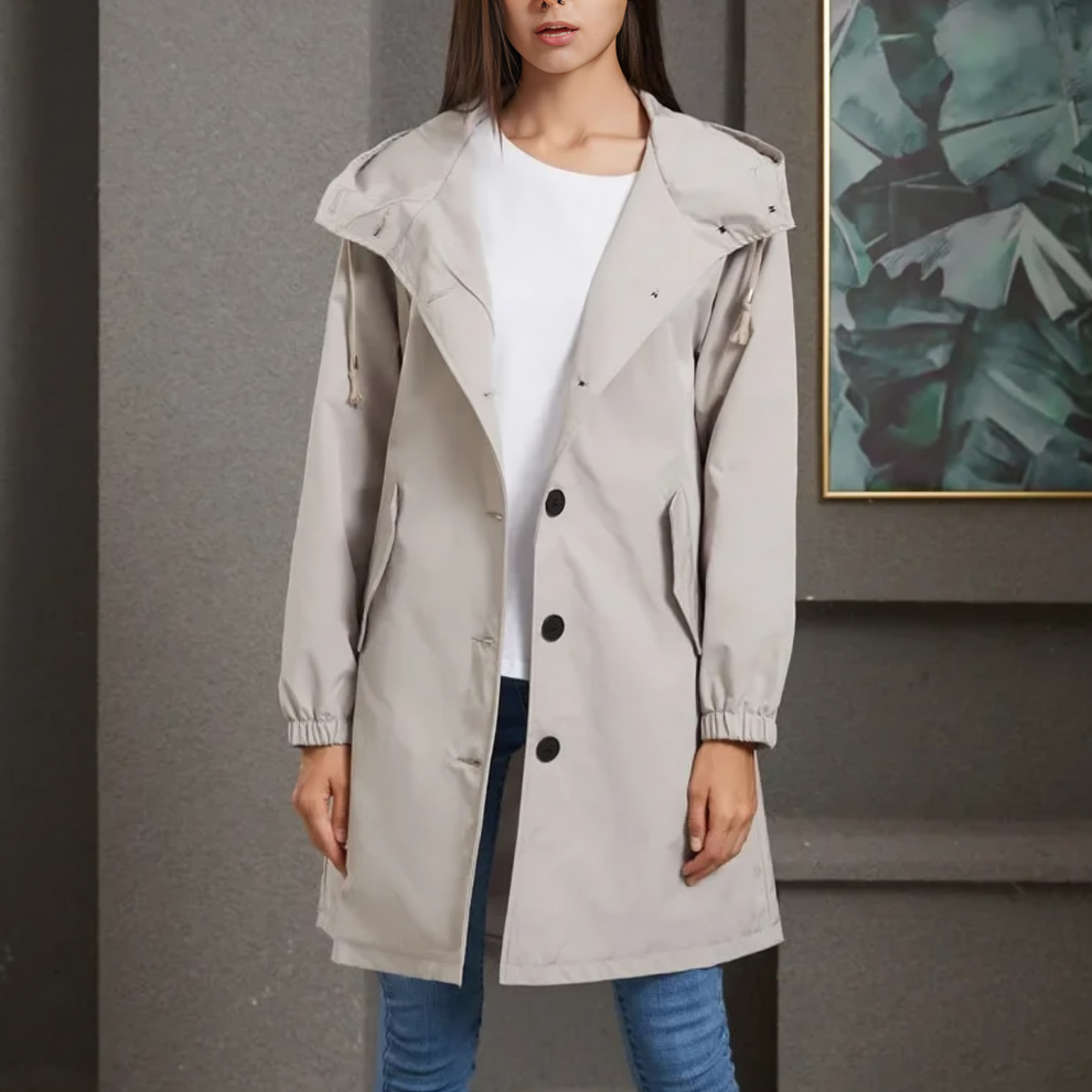 Cape à capuche tendance pour femme avec fermeture boutonnée