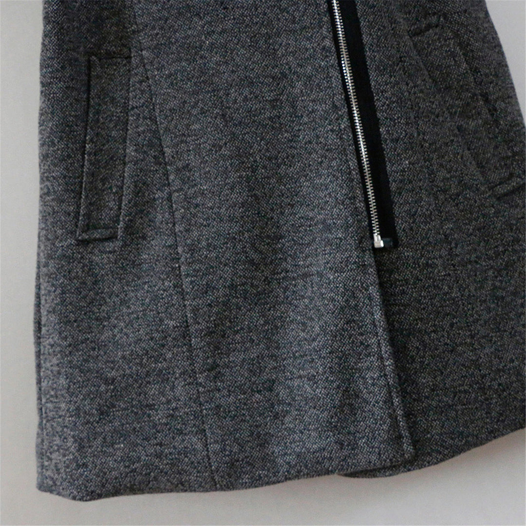 Manteau d'hiver pour femme avec conception moderne et grande capuche