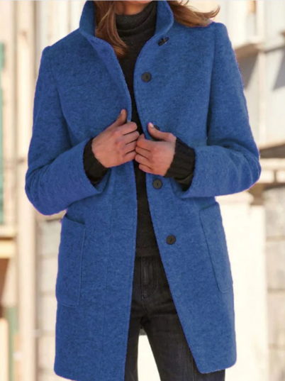 Un manteau moderne au design laconique : La solution idéale pour des looks stylés