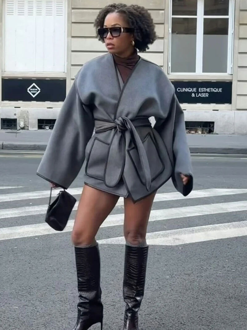 Manteau féminin moderne avec ceinture élégante