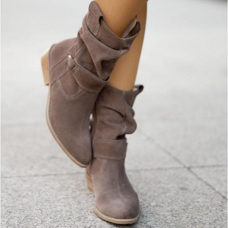 Bottes Légères et Contemporaines pour un Style Quotidien