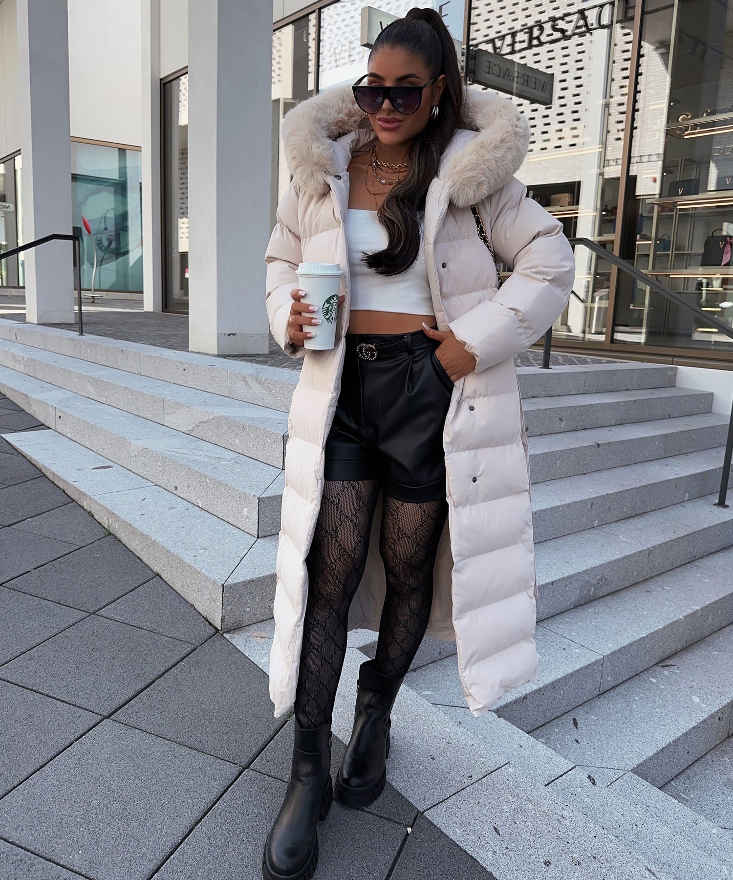 Manteau longue décontracté pour femme avec capuche profonde et élégante, parfait pour toutes occasions