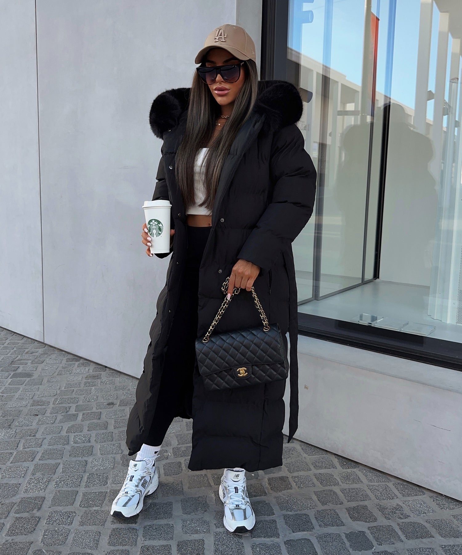 Manteau longue décontracté pour femme avec capuche profonde et élégante, parfait pour toutes occasions