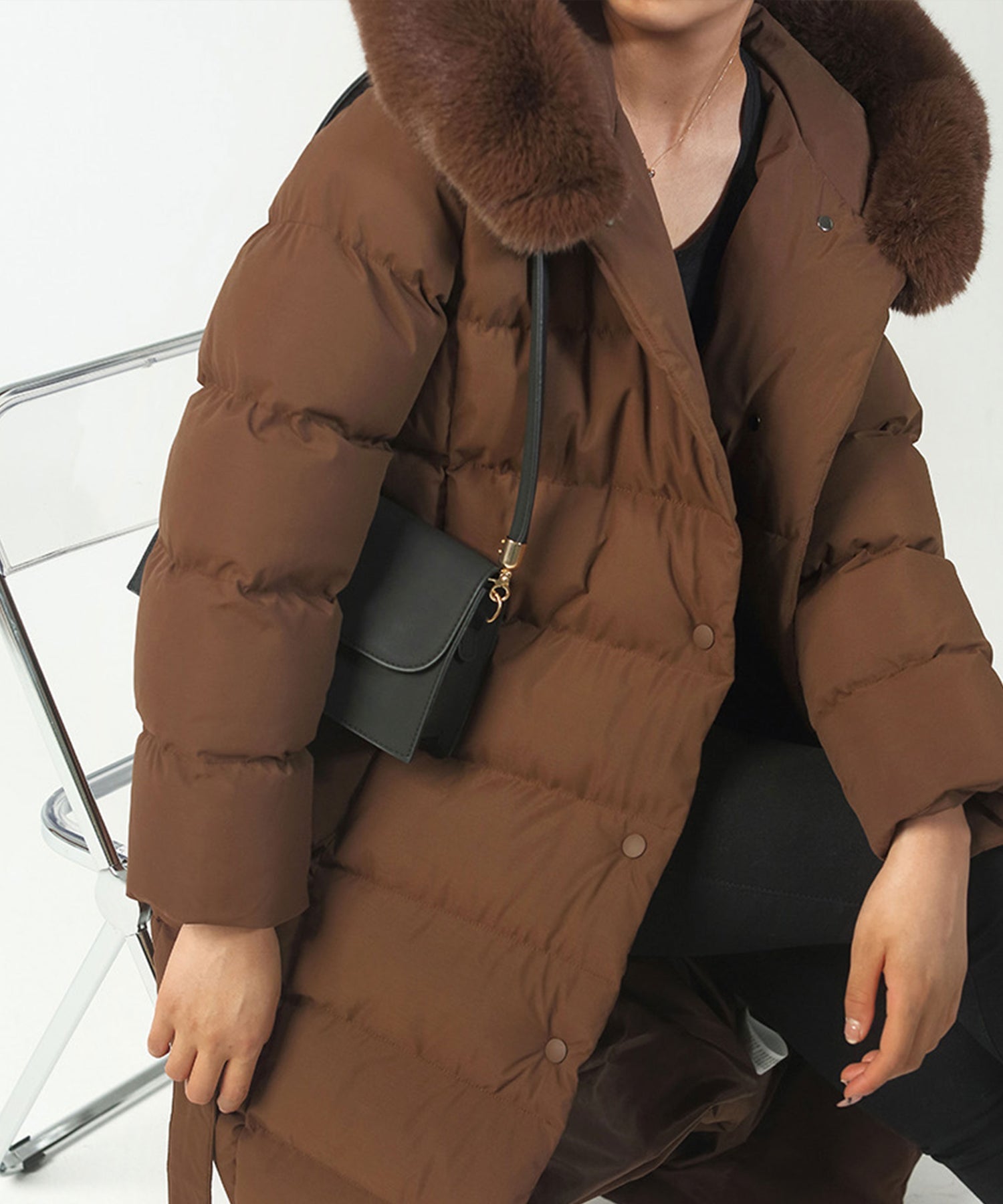 Manteau longue décontracté pour femme avec capuche profonde et élégante, parfait pour toutes occasions