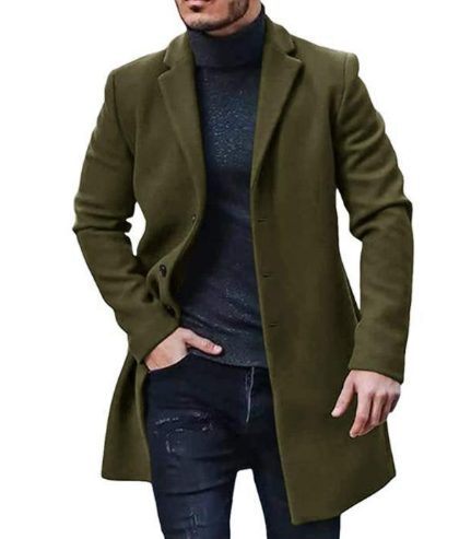 Un élégant manteau bleu foncé pour homme au style sophistiqué