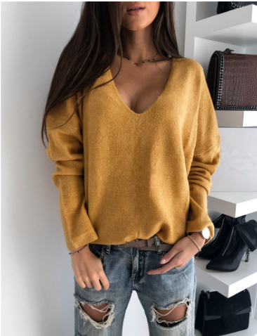 Un pull élégant pour femme avec un col en V profond et des manches longues est un choix idéal pour tous les jours