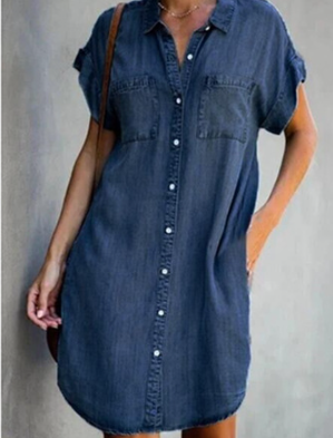 Evelyn - Mini-robe sans manches boutonnée sur le devant en denim délavé