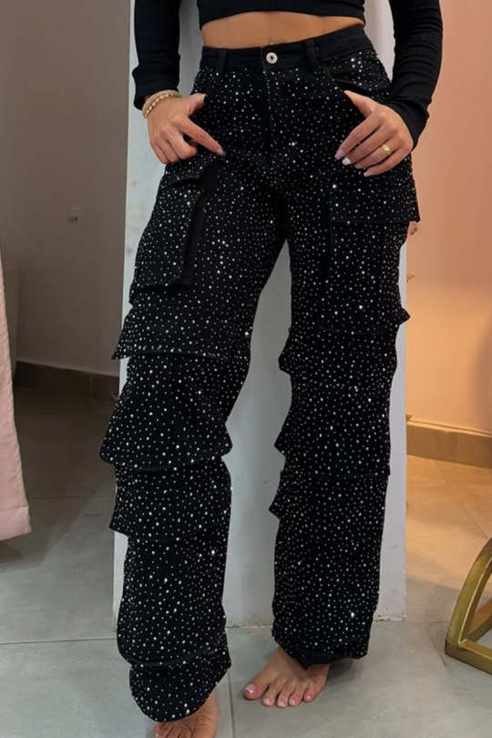 Pantalon pour femme avec plusieurs poches et décorations scintillantes en strass