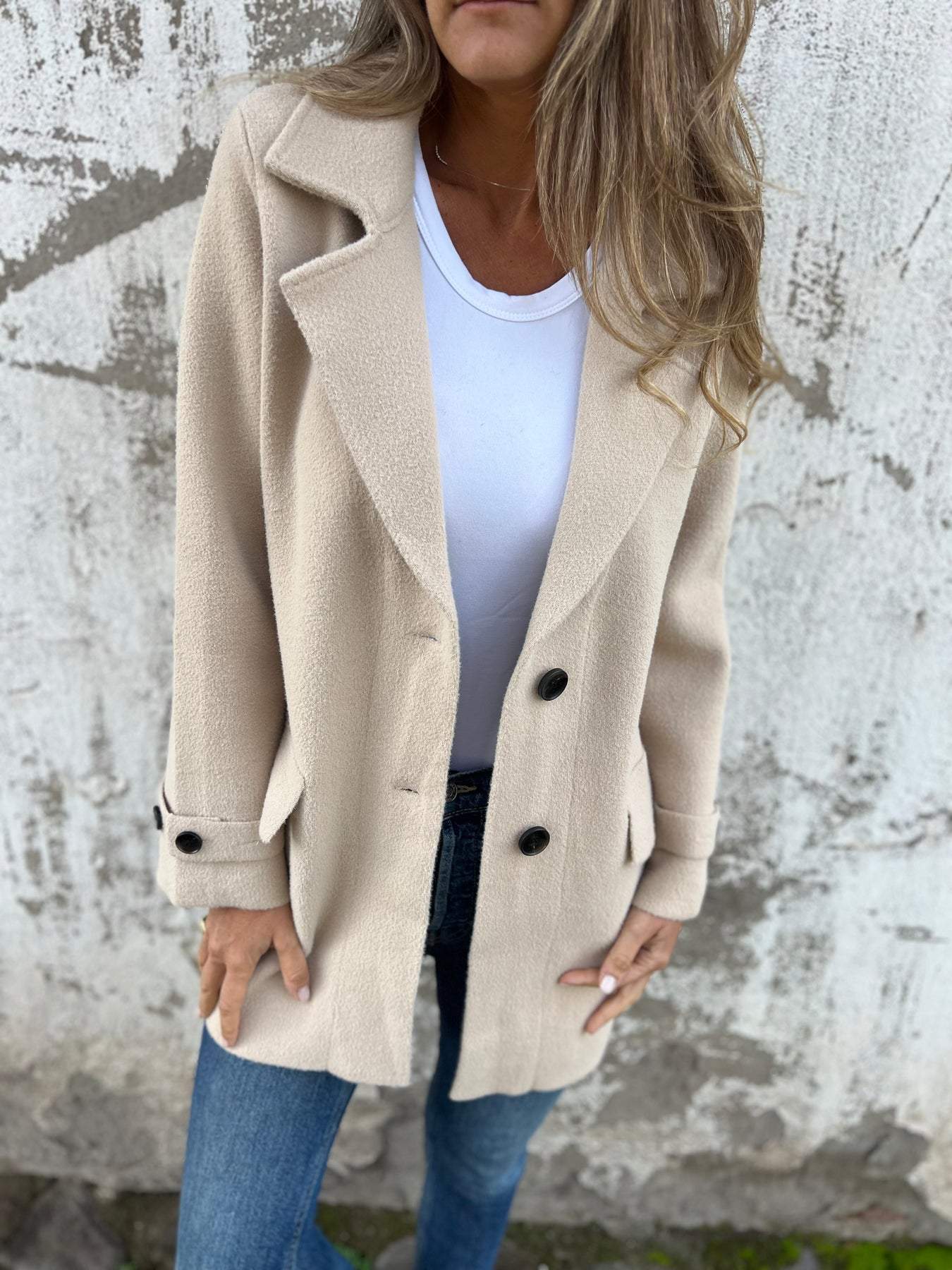 Manteau Long à Revers pour Femme - Vêtement d'Hiver Élégant