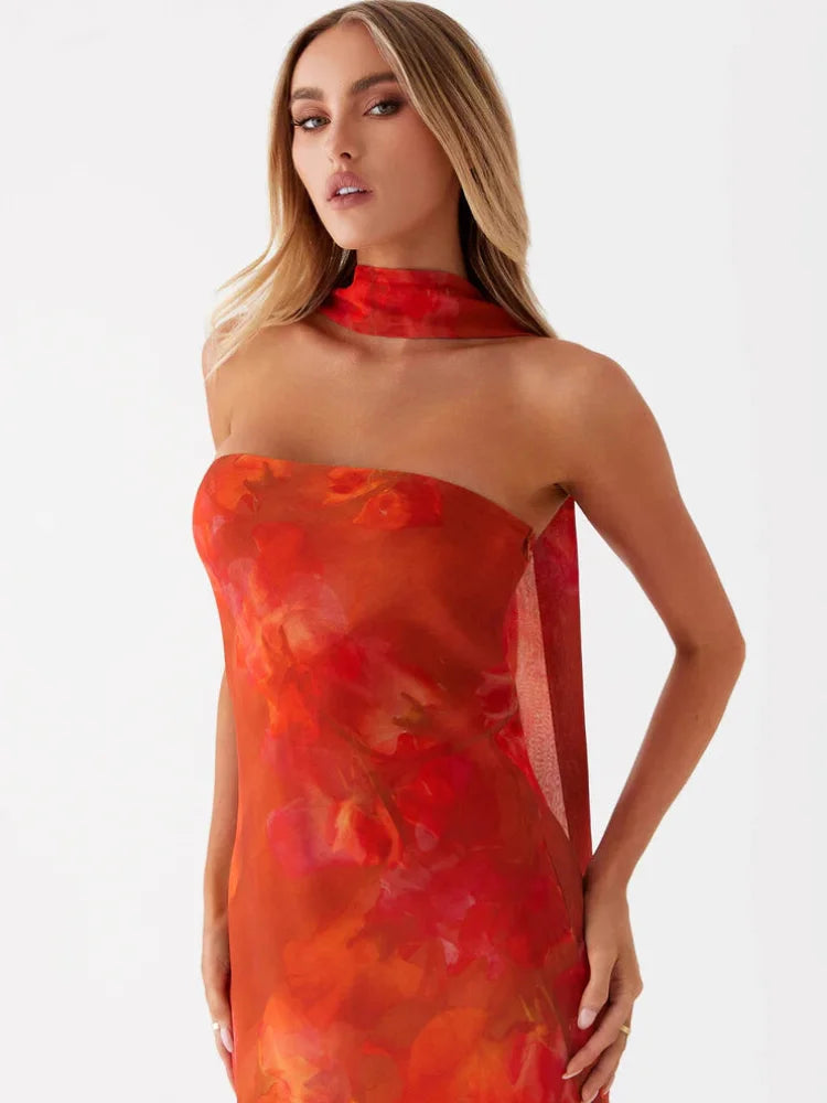 Robe longue sans bretelles avec châle au style raffiné